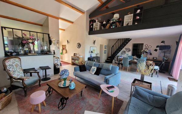 Maison à vendre    4 pièces •  Le Passage