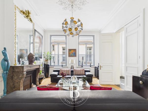 Douai, Maison de ville 5 Chambres -  320 m² à vendre