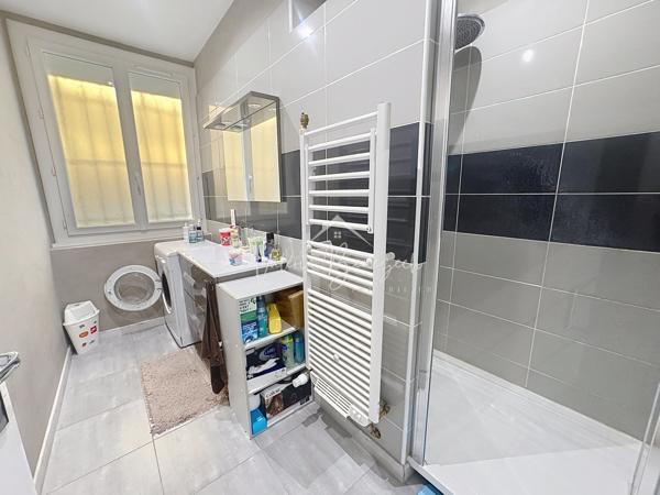 Appartement T4 rénové avec terrasse et garage