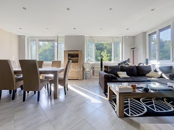 Appartement T4 rénové avec terrasse et garage