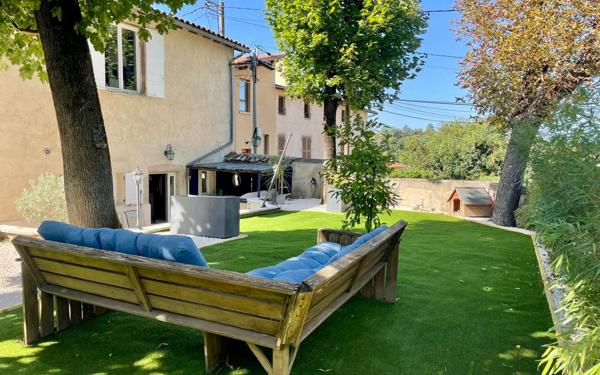 Maison à vendre    5 pièces • 155 m2 Irigny