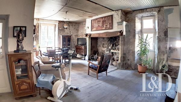 Magnifique Maison Médiévale avec Vue Imprenable sur la Vallée du Lot à Lévinhac-Le-Haut