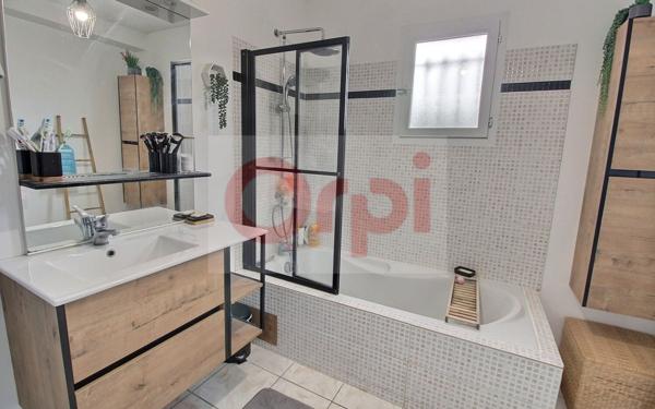 Maison à vendre    6 pièces •  Morestel