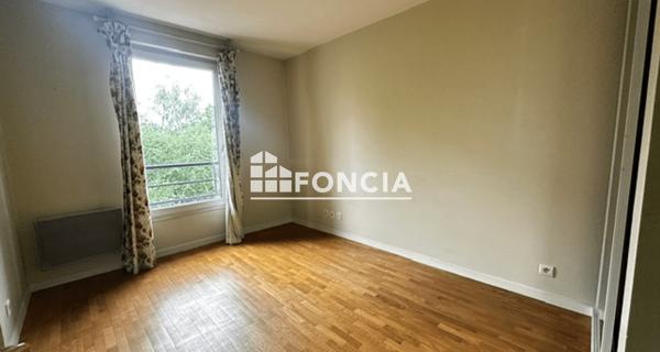 Location Appartement 3 pièces 70 m² - Paris 75015