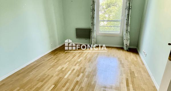 Location Appartement 3 pièces 70 m² - Paris 75015