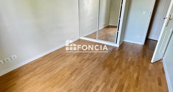 Location Appartement 3 pièces 70 m² - Paris 75015