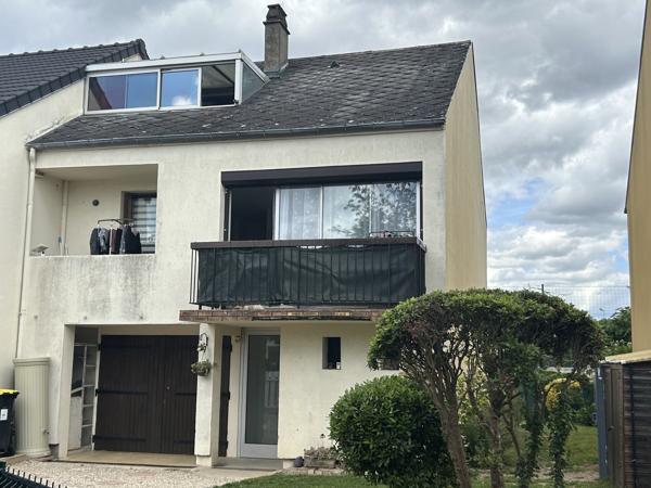 Maison
         5 pièces
        - 89 m² 319 500 € *
