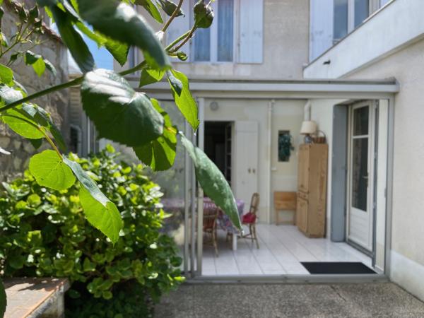 Vente Maison La rochelle 795 000 € HAI - 173 m2 - 5 Chambres - Réf. VM1138-TERREETMER17_