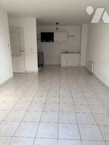 APPARTEMENT VENDU LOUE 
Dans une résidence de 2010, au rez-de-chaussée un appartement de trois...