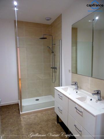 Dpt Vienne (86), à louer CHATELLERAULT appartement T4 de 82,57 m² + places de parking