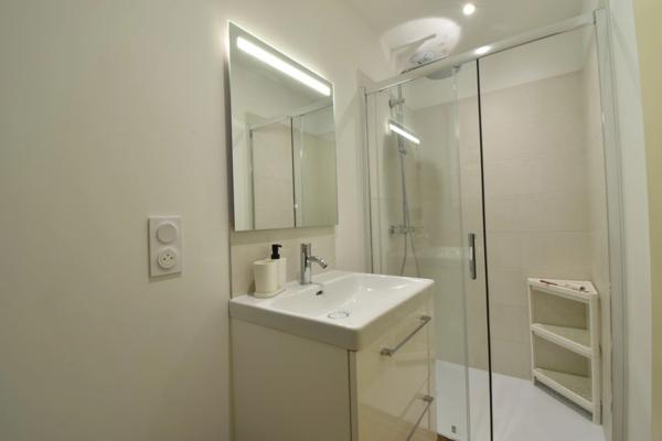 Studio rénové, meublé à louer SAINTE LIVRADE SUR LOT (47)