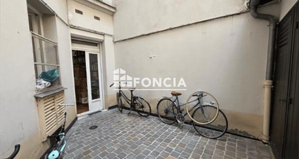 Location Local commercial 3 pièces 34.9 m² - Paris 75017