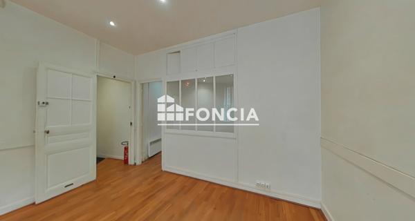 Location Local commercial 3 pièces 34.9 m² - Paris 75017