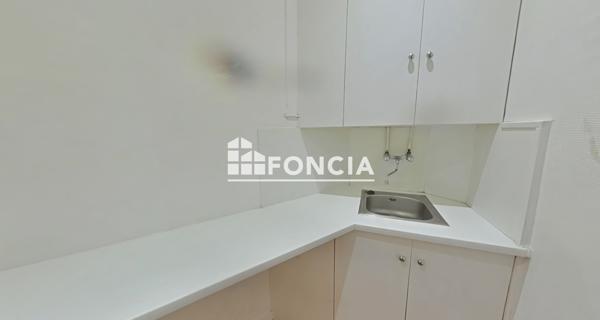 Location Local commercial 3 pièces 34.9 m² - Paris 75017