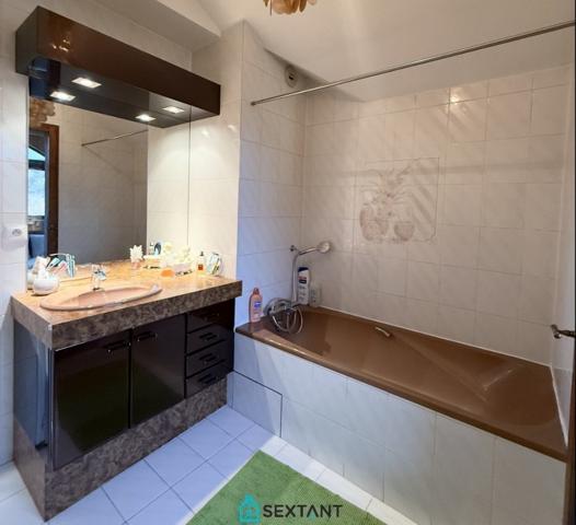 DIVONNE-LES-BAINS- Superbe appartement T6 de 205 m² - 980.000 