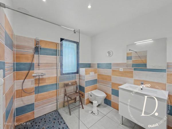 Maison contemporaine avec cadre de vie confortable et sans contrainte