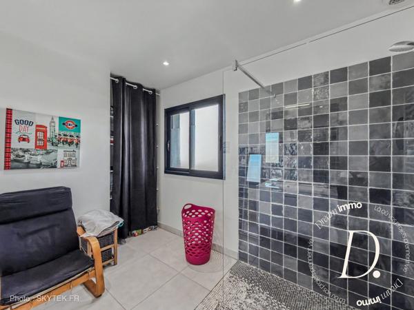 Maison contemporaine avec cadre de vie confortable et sans contrainte
