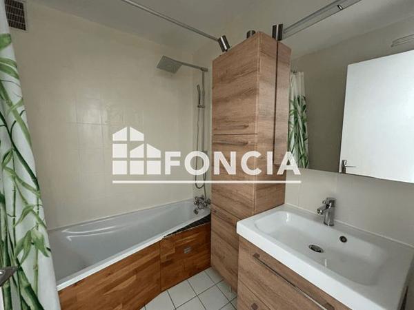 Location Appartement 3 pièces 69.9 m² - 21 RUE DES NOYERS Lorient 56100