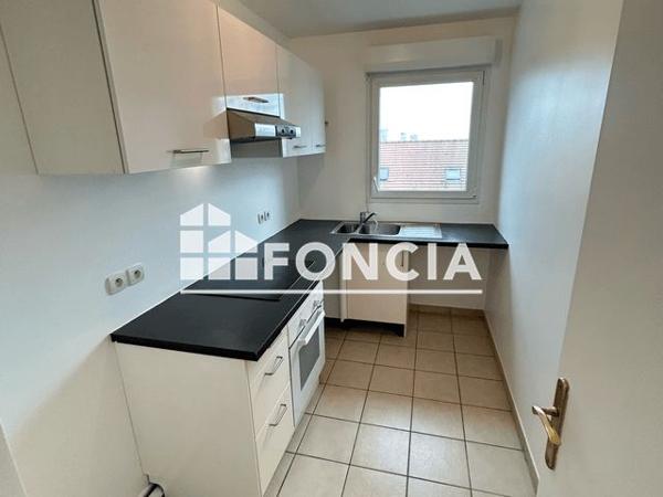 Location Appartement 3 pièces 65 m² - 34 AVENUE DU GENERAL VAUFLAIRE Thiais 94320