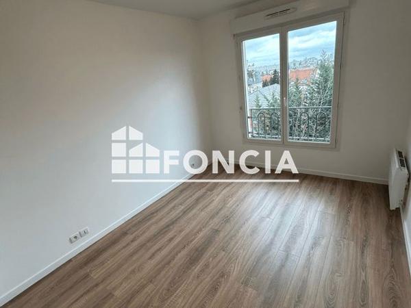 Location Appartement 3 pièces 65 m² - 34 AVENUE DU GENERAL VAUFLAIRE Thiais 94320