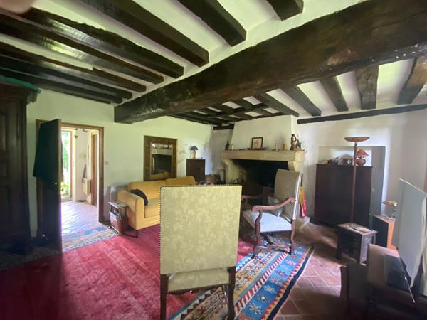 À Vendre : Charmante Maison Briarde au Coeur de la Campagne : Allure Authentique et Cadre Bucolique