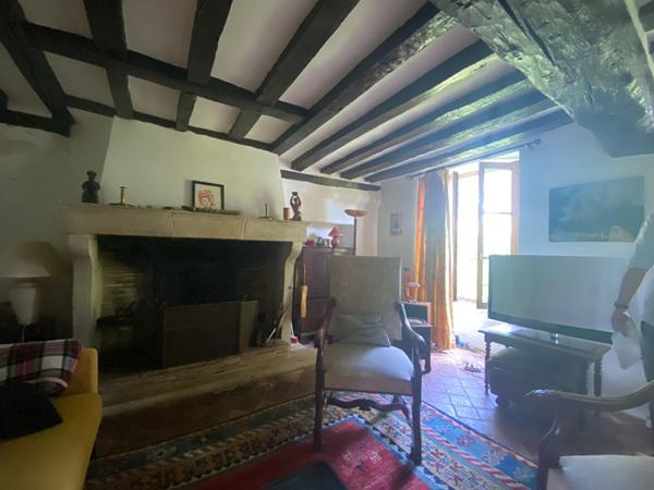 À Vendre : Charmante Maison Briarde au Coeur de la Campagne : Allure Authentique et Cadre Bucolique