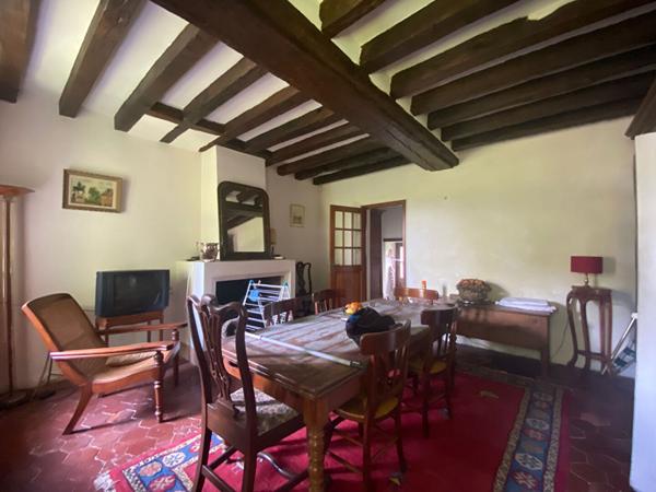 À Vendre : Charmante Maison Briarde au Coeur de la Campagne : Allure Authentique et Cadre Bucolique