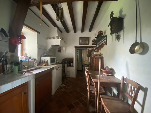 À Vendre : Charmante Maison Briarde au Coeur de la Campagne : Allure Authentique et Cadre Bucolique