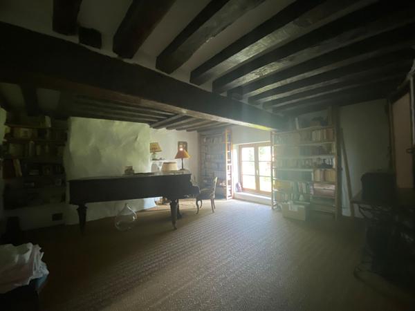 À Vendre : Charmante Maison Briarde au Coeur de la Campagne : Allure Authentique et Cadre Bucolique