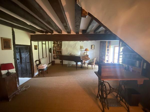 À Vendre : Charmante Maison Briarde au Coeur de la Campagne : Allure Authentique et Cadre Bucolique