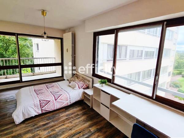 Appartement
         6 pièces
        - 103 m² 284 000 € *