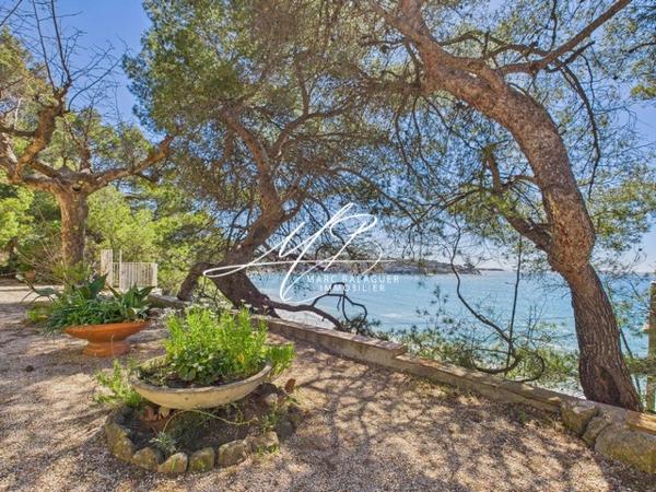 Sanary-sur-Mer (83110) PROPRIÉTÉ BANDOL SANARY - 237 m² - 7 Pièces - 5 Chambres