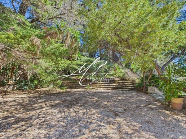 Sanary-sur-Mer (83110) PROPRIÉTÉ BANDOL SANARY - 237 m² - 7 Pièces - 5 Chambres