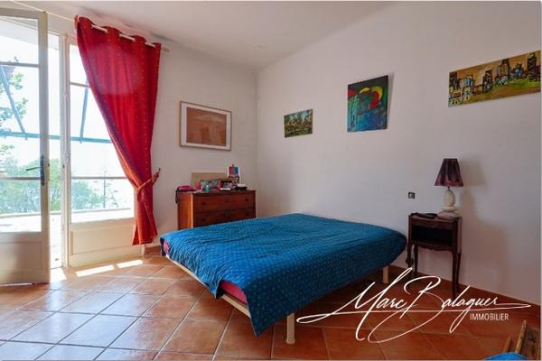 Sanary-sur-Mer (83110) PROPRIÉTÉ BANDOL SANARY - 237 m² - 7 Pièces - 5 Chambres