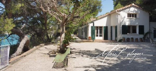 Sanary-sur-Mer (83110) PROPRIÉTÉ BANDOL SANARY - 237 m² - 7 Pièces - 5 Chambres