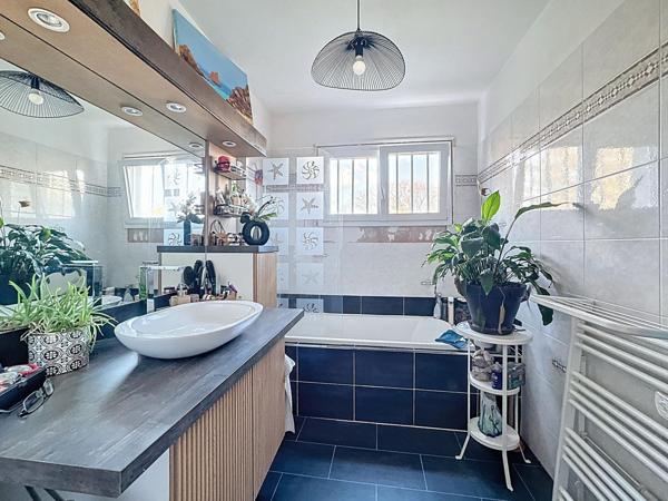 Maison à Hédé-Bazouges, 35630 - 7 pièces 170m²