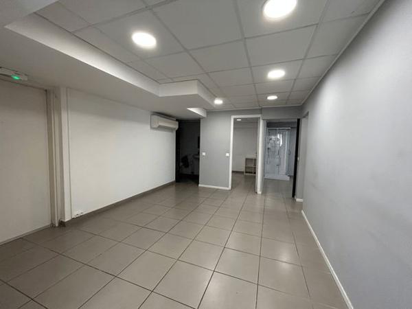 Location Local commercial 3 pièces 121.21 m² - 7,9 BD DUGOMMIER3,5 RUE ALGER Antibes 06600