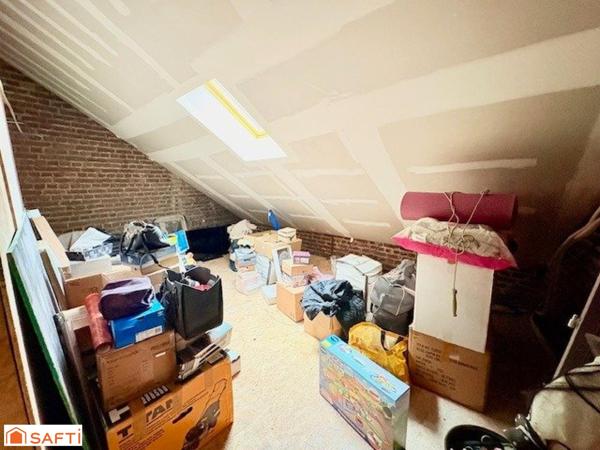 Maison semi-individuelle avec grand terrain – Exposition plein sud – Fort potentiel