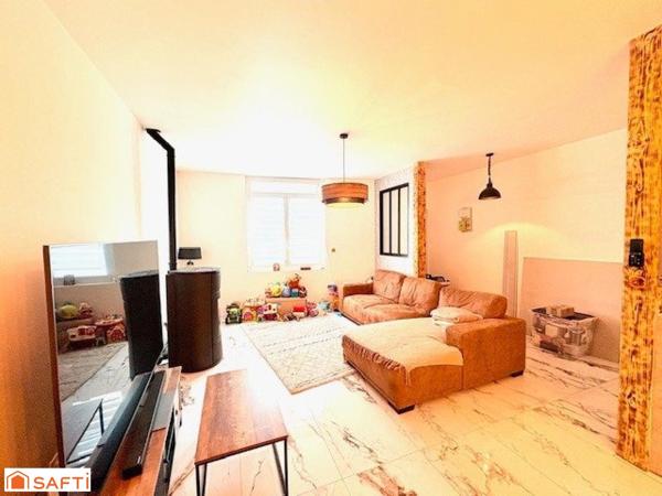 Maison semi-individuelle avec grand terrain – Exposition plein sud – Fort potentiel