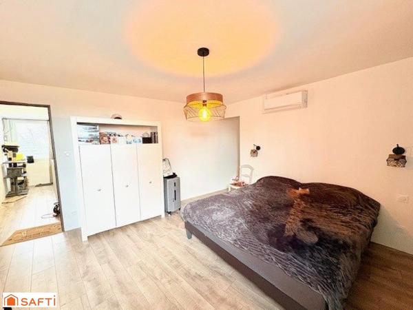 Maison semi-individuelle avec grand terrain – Exposition plein sud – Fort potentiel