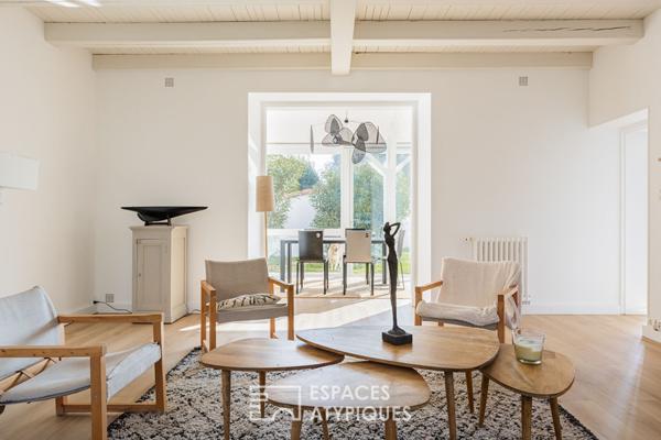 Ancien corps de ferme alliant cachet et élégance