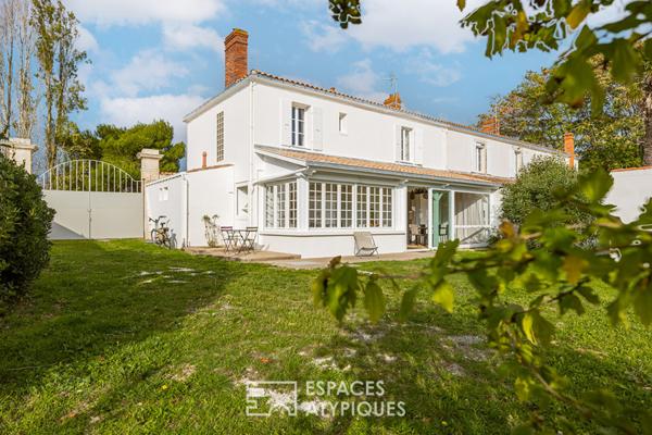 Ancien corps de ferme alliant cachet et élégance