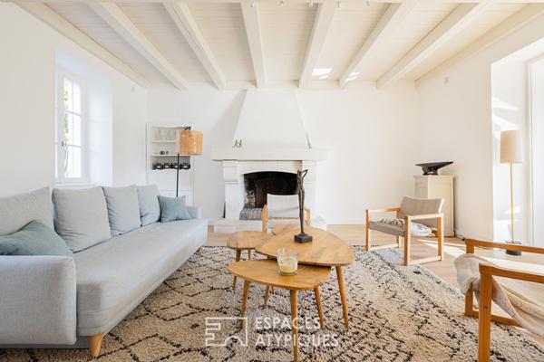 Ancien corps de ferme alliant cachet et élégance