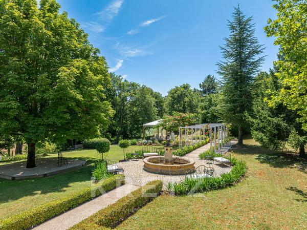 Ancien Prieuré d'exception – Une propriété historique de prestige au cœur de la Drôme