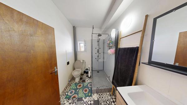 Maison de qualité avec 6 chambres, terrasses et cave