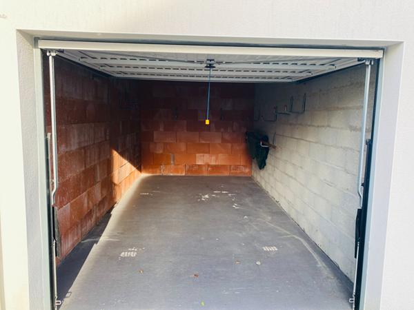 Appartement T3  avec jardinet, cellier et parkings