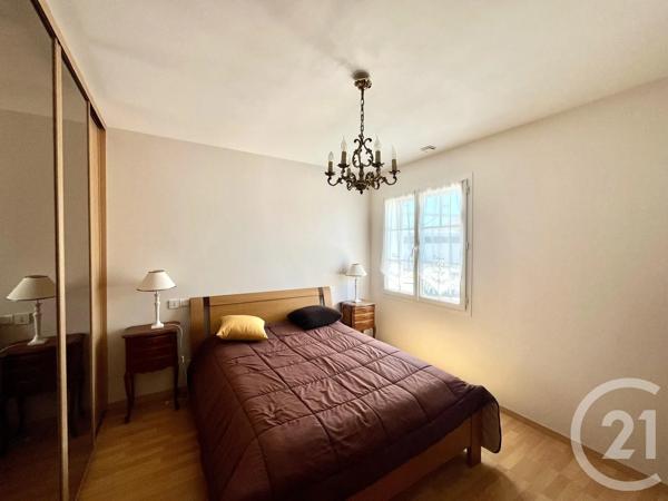Maison à vendre  4 pièces - 133,96 m 2   LE FENOUILLER  - 85