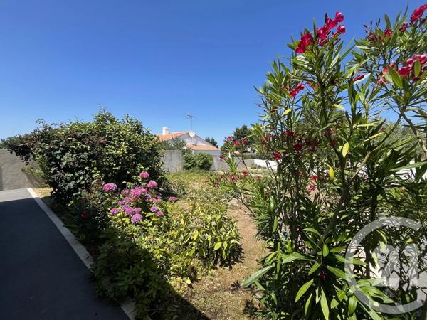 Maison à vendre  4 pièces - 133,96 m 2   LE FENOUILLER  - 85