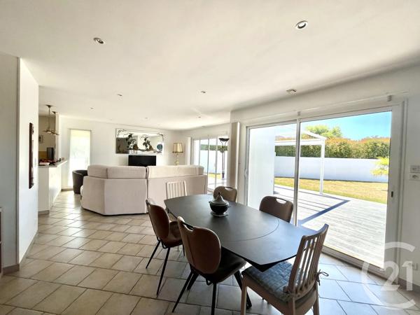 Maison à vendre  4 pièces - 133,96 m 2   LE FENOUILLER  - 85