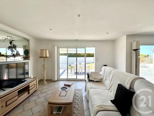 Maison à vendre  4 pièces - 133,96 m 2   LE FENOUILLER  - 85